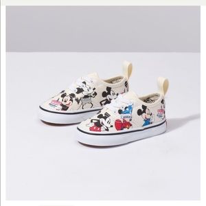 🔥flash sale🔥 Disney Vans Mickey’s 90th birthday